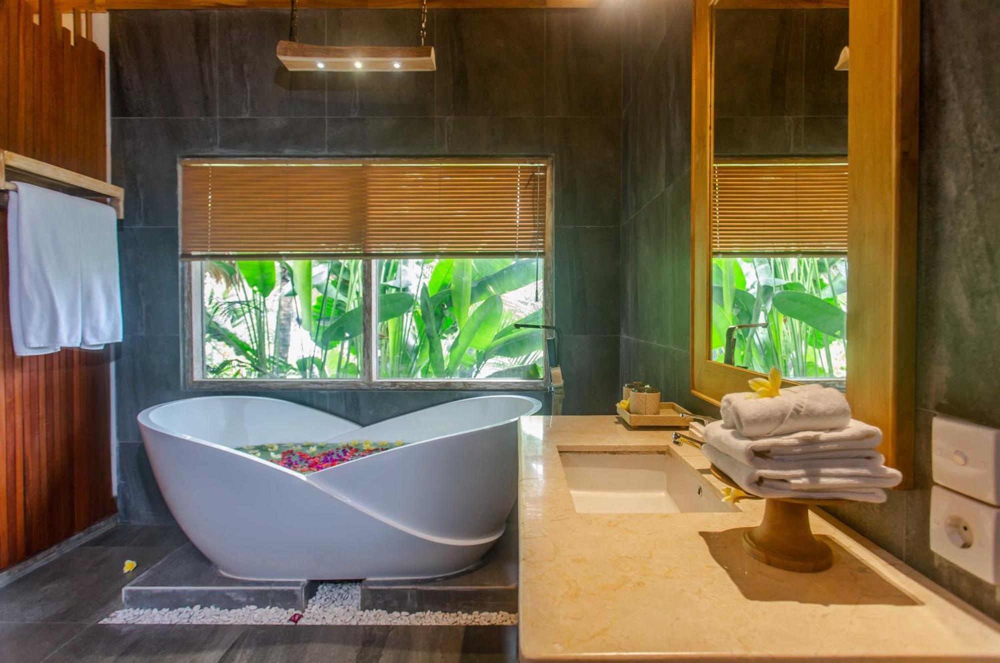 Manah Shanti Suites By Pramana Villas Ubud  Exterior photo